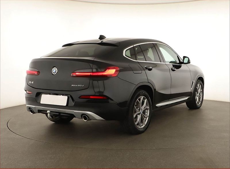 BMW X4 (2021) xLine xDrive20d - fotka 5 z 18