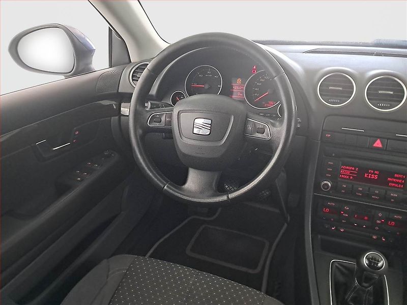 Seat Exeo (2009) 2.0 TDI, nová STK - fotka 7 z 15