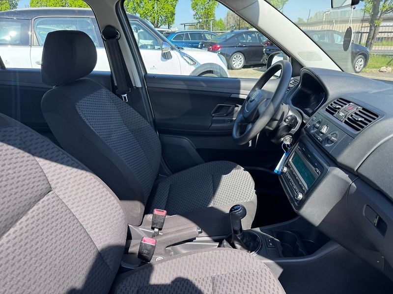 Škoda Fabia (2010) 1,2 TSI 63 KW STK - fotka 37 z 50