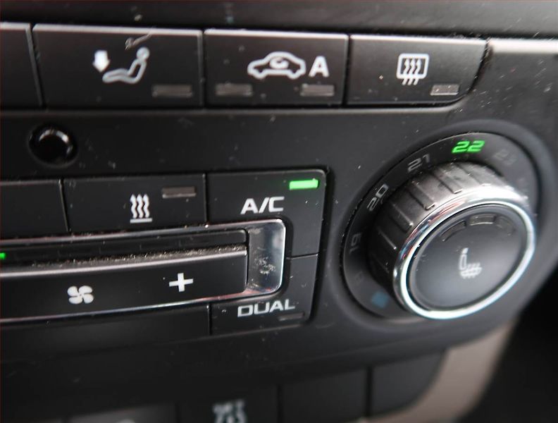 Škoda Yeti (2014) Elegance 2.0 TDI, 4X4 - fotka 22 z 25