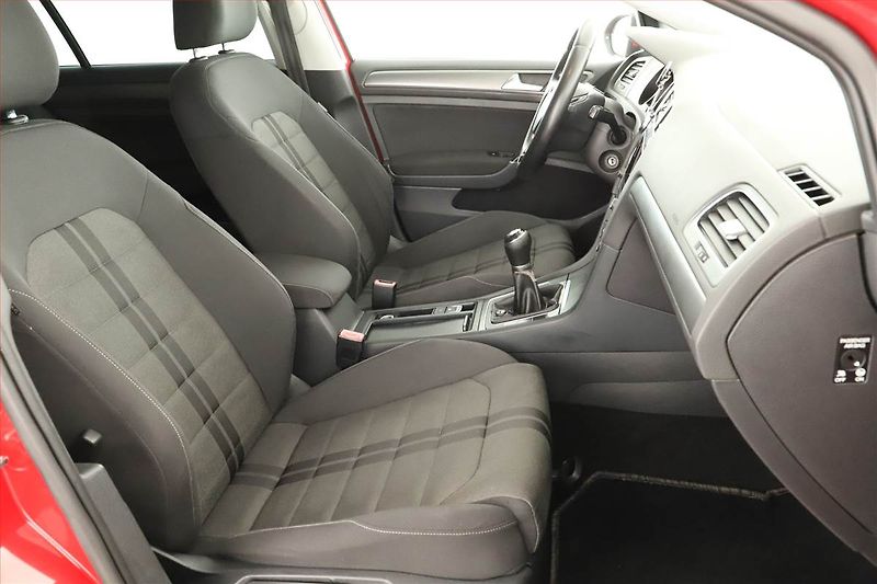 Volkswagen Golf (2013) 1.6 TDI, Tempomat - fotka 12 z 14