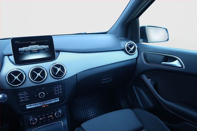 Mercedes-Benz Třídy B (2018) B 250 e, Automat, Navi - fotka 8 z 26
