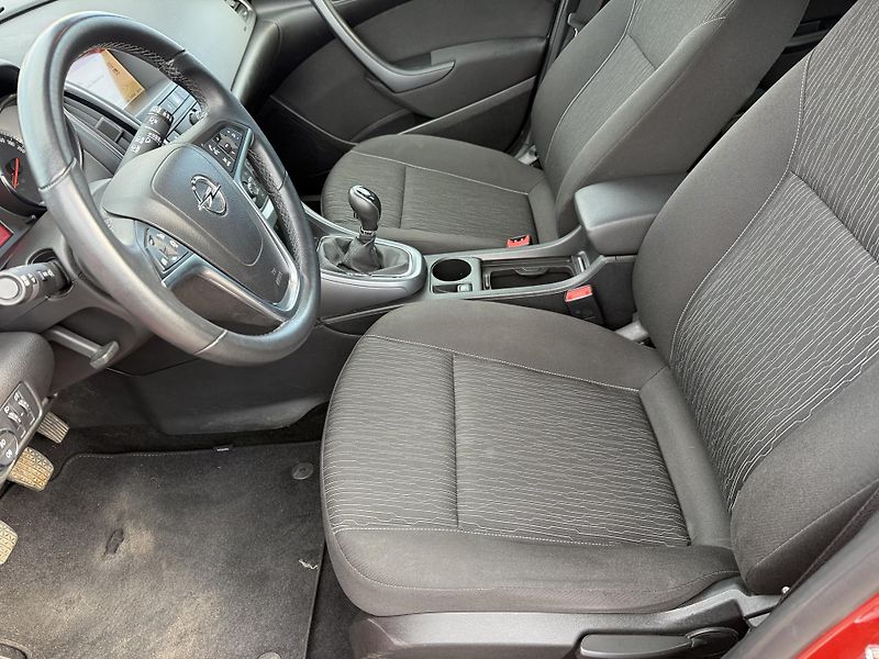 Opel Astra 1.4 88kw - fotka 13 z 42