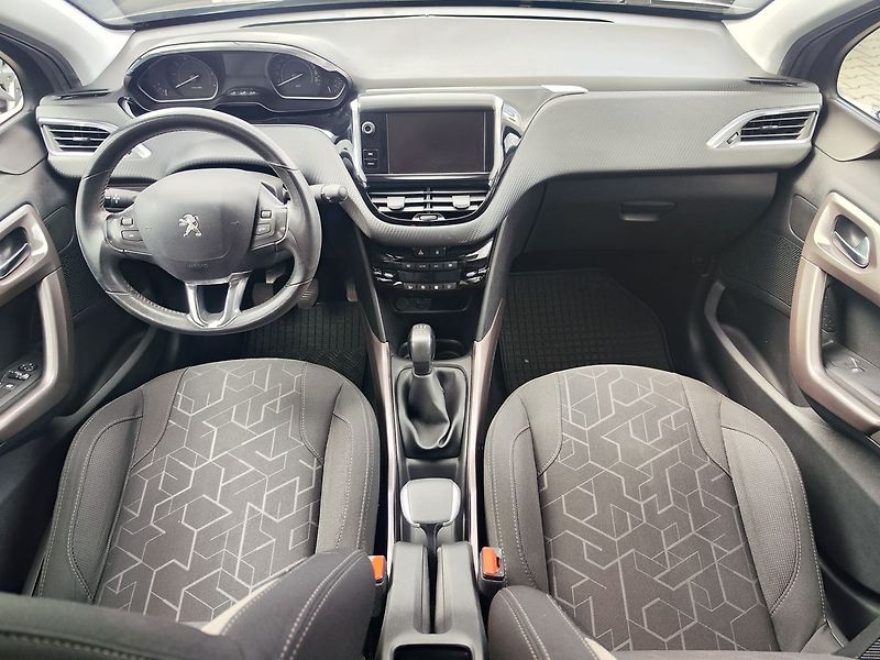 Peugeot 2008 1.2 PureTech/60kW Active - fotka 11 z 32