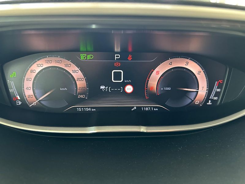Peugeot 3008 (2018) 2.0BlueHDi,181HP,GT,ČR,DPH - fotka 10 z 21