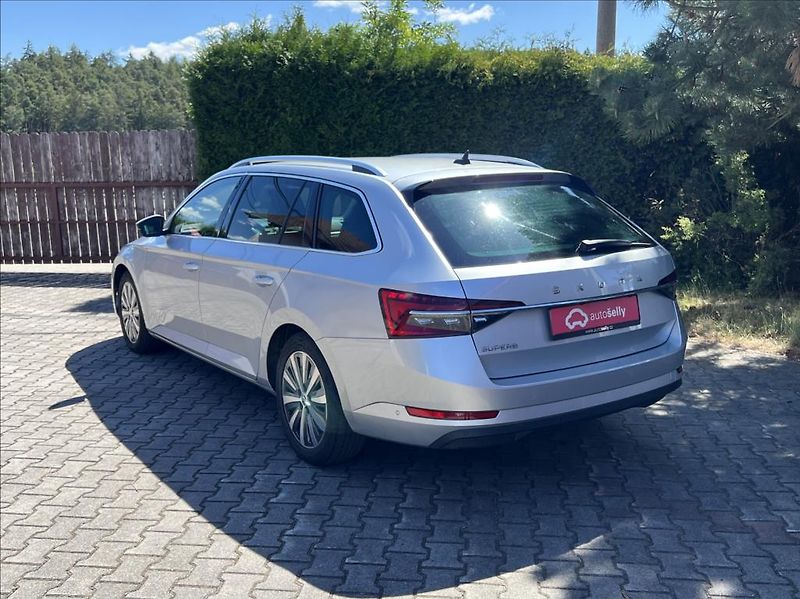 Škoda Superb 2,0 TDI DSG Premium Edition - fotka 3 z 42