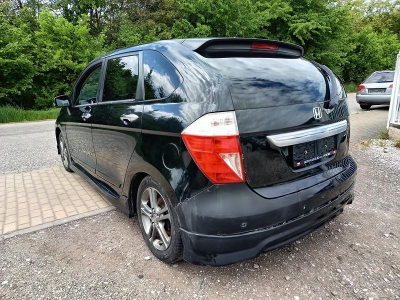 Honda FR-V (2005) 2.0i 110kv 6 mist - fotka 14 z 34