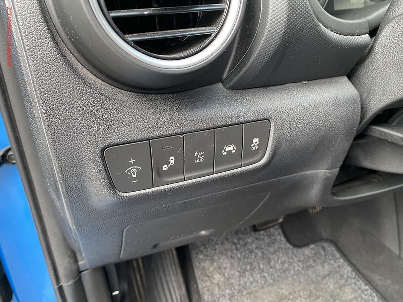 Hyundai Kona (2018) 1.6T-GDi 4WD, Premium, AT - fotka 15 z 20