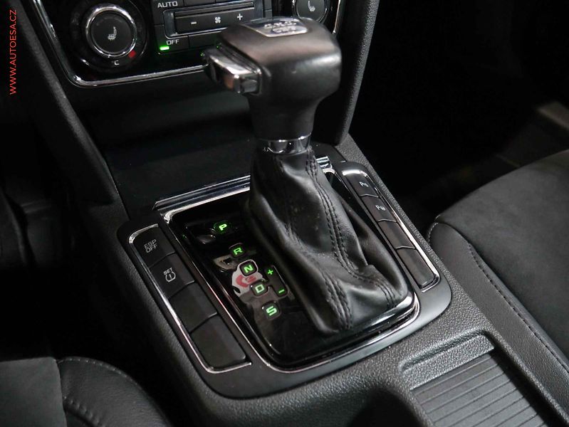 Škoda Superb (2008) 3.6 FSI 4x4, ČR, DSG, výhřev - fotka 18 z 24