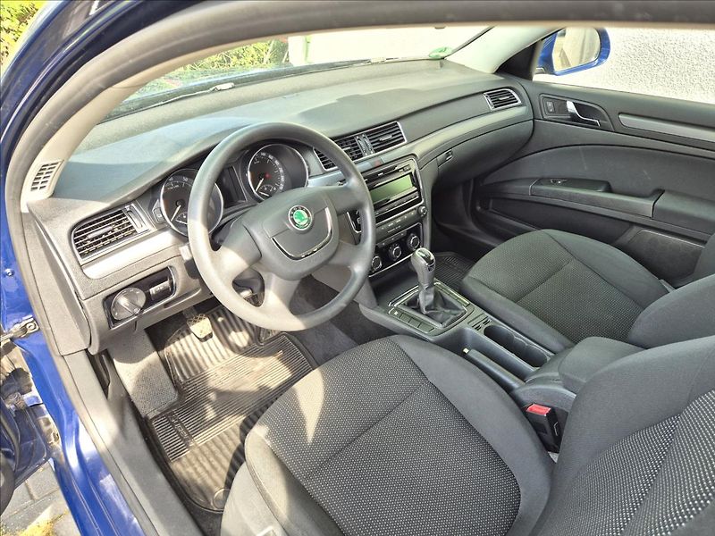 Škoda Superb 1,4 TSi 92Kw Klima ESP PDC - fotka 13 z 28