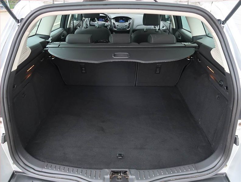 Ford Focus (2016) 1.0 EcoBoost, Serv.kniha - fotka 13 z 18
