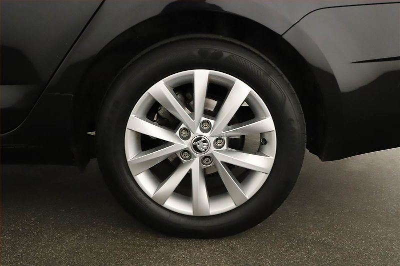 Škoda Octavia (2019) 1.6 TDI, Automat, Navi - fotka 21 z 21