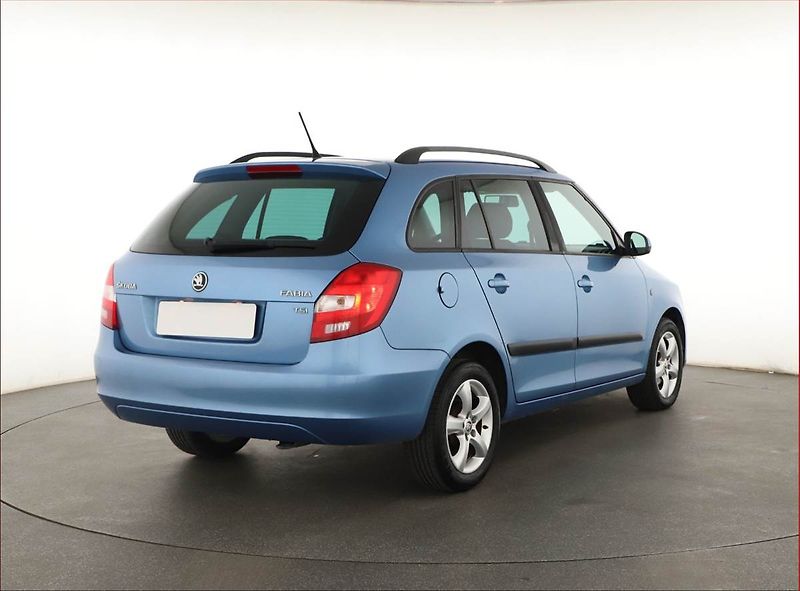 Škoda Fabia (2013) Ambition 1.2 TSI, Serv.kniha - fotka 5 z 12