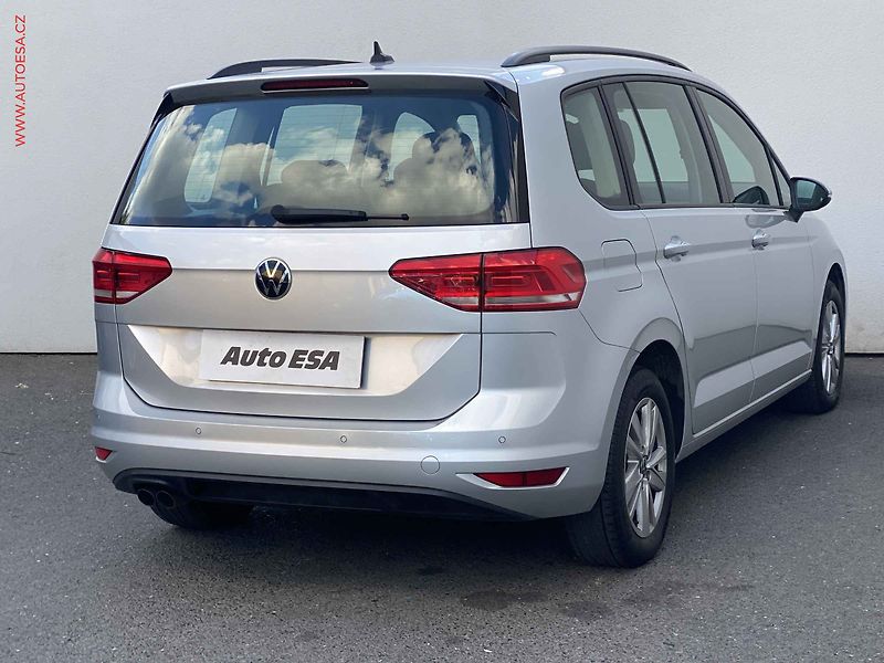 Volkswagen Touran (2022) 2.0 TDi, Comfortline, DSG - fotka 4 z 17