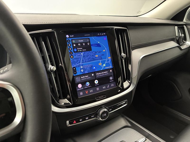 Volvo S60 2,0 B5 184kW Ultimate Dark DPH - fotka 20 z 31