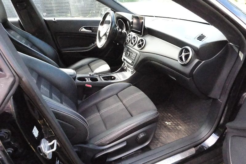 Mercedes-Benz CLA 200 1.6i AUTOMAT, FACELIFT - fotka 7 z 9