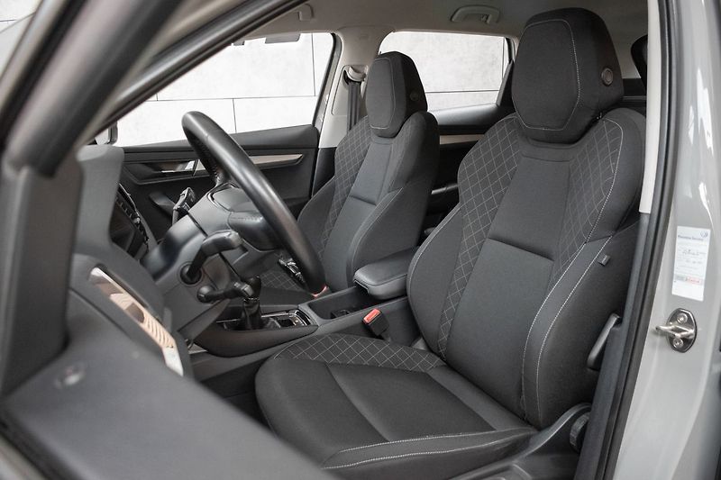 Škoda Karoq 2.0TDI*REZERVACE* - fotka 10 z 44