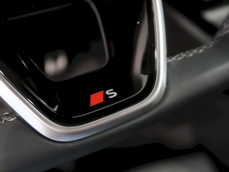 Audi A5 (2025) AVANT S-LINE 2.0TDI 150KW TAŽN - fotka 22 z 38