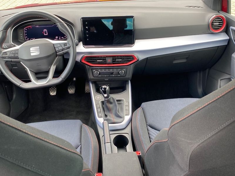 Seat Arona (2025) FR 1,0 TSi (85kW) Man 6 BA - fotka 11 z 29