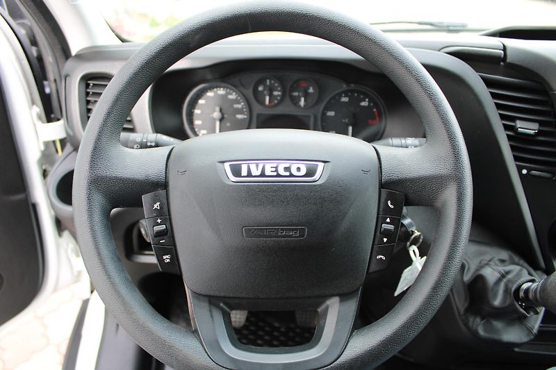 Iveco Daily 35C160 2,3 Skříň+čelo+klima - fotka 12 z 19