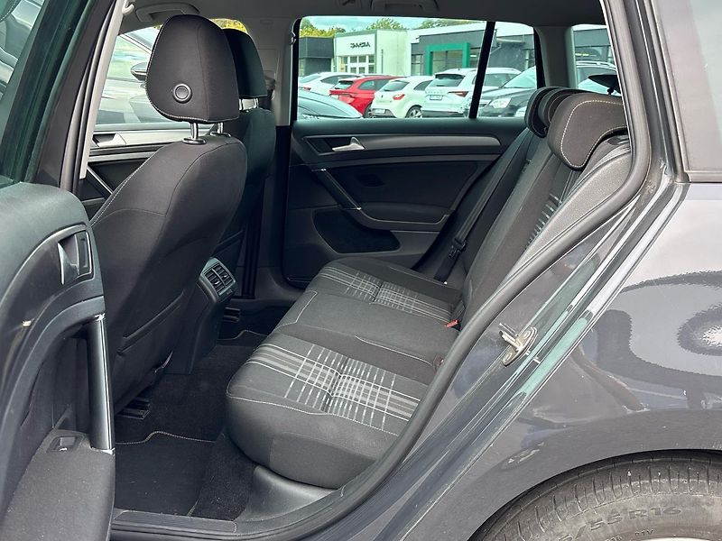 Volkswagen Golf Comfortline - fotka 7 z 11