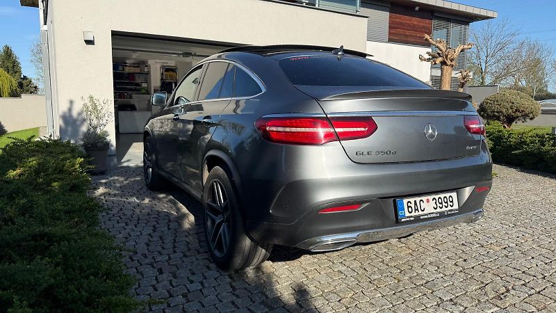 Mercedes-Benz GLE (2017) 350d 4MATIC kupé-tažné+stř.nos - fotka 3 z 10
