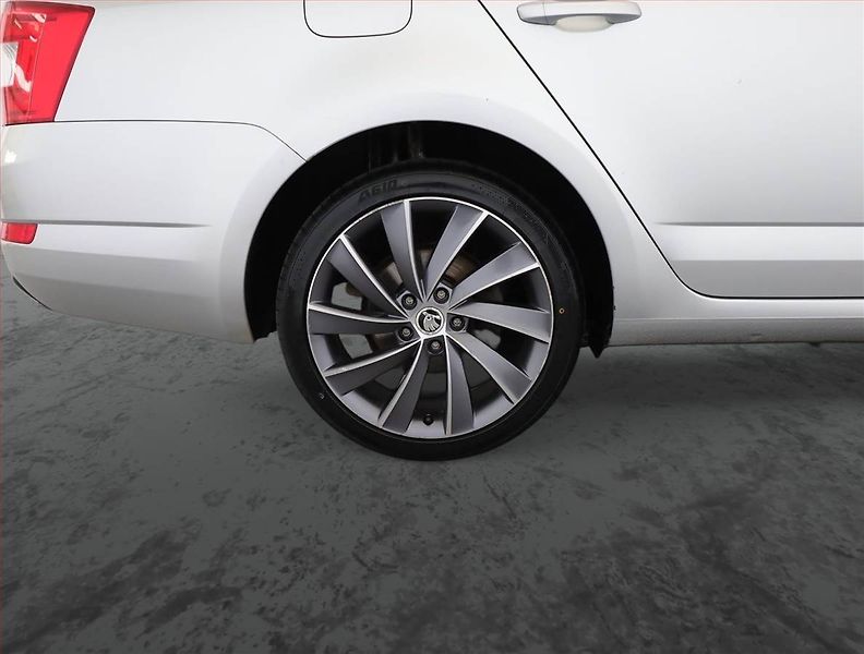Škoda Octavia (2015) Laurin&Klement 2.0 TDI, 4X4 - fotka 17 z 17