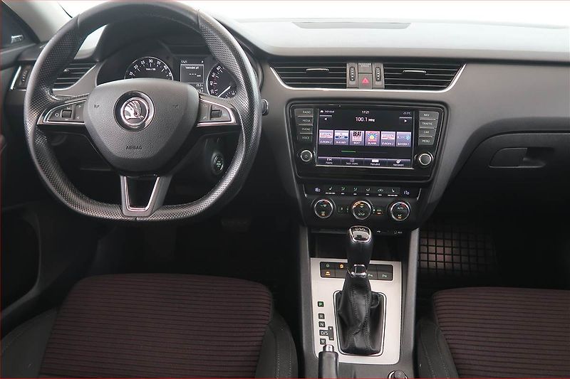 Škoda Octavia (2015) 2.0 TDI, Automat, Navi - fotka 7 z 20