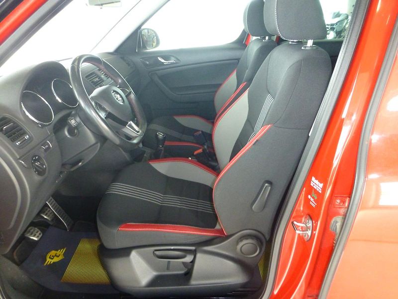 Škoda Yeti (2014) 1,2TSI*MONTE CARLO**77KW*TAŽNÉ - fotka 10 z 24