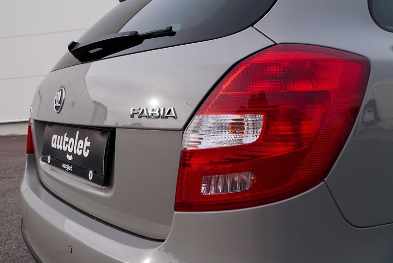 Škoda Fabia 1.2 TSI MONTECARLO - fotka 35 z 37