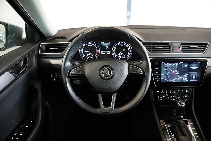 Škoda Superb - fotka 18 z 28
