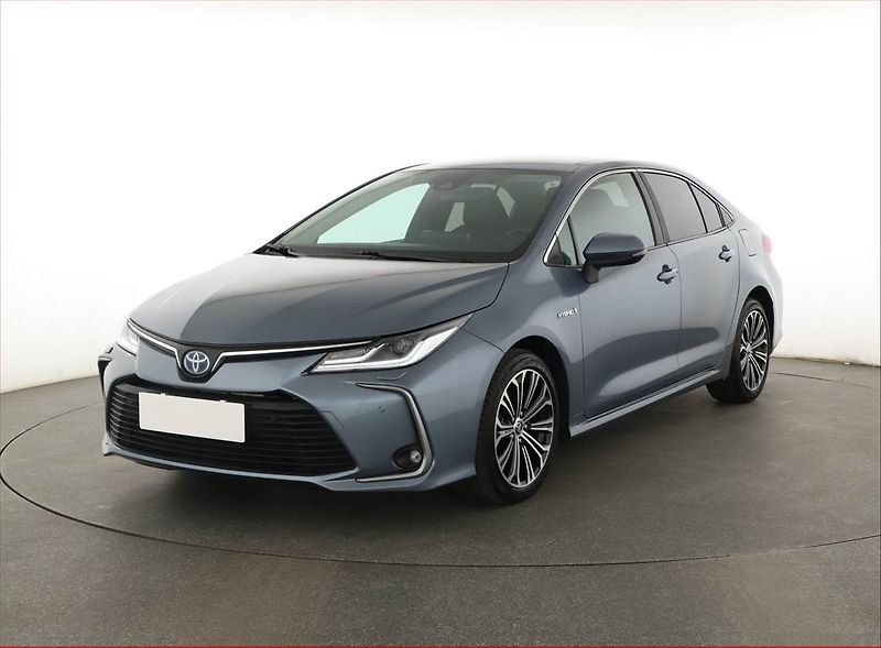 Toyota Corolla (2020) 1.8 Hybrid - fotka 2 z 15