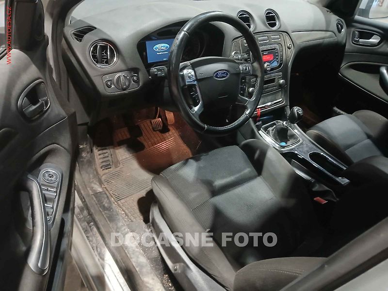 Ford Mondeo (2009) 2.0 - fotka 3 z 3