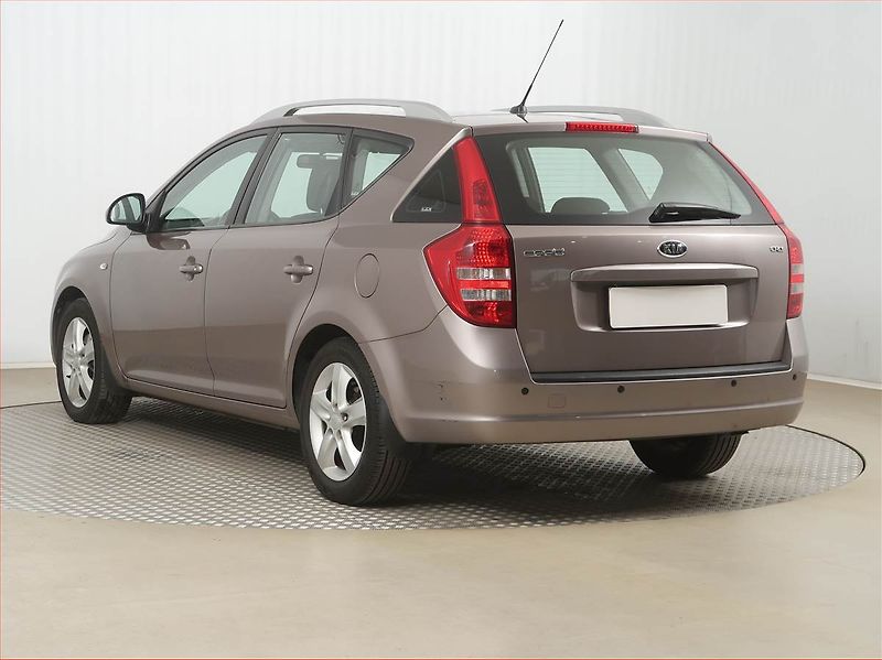 Kia Ceed (2007) 1.6 CRDi, po STK - fotka 4 z 16