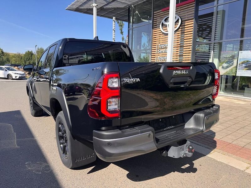 Toyota Hilux 2.8 Invincible - fotka 6 z 13
