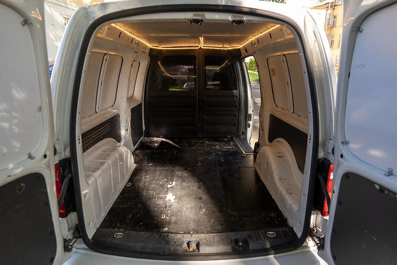 Volkswagen Caddy Maxi CNG DSG Tažné Klima Senzo - fotka 13 z 31