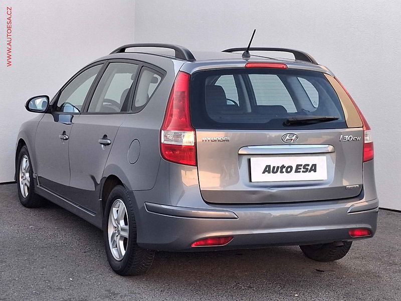 Hyundai i30 (2012) 1.6 dCi, 1.maj,ČR, AC, STK6 - fotka 6 z 15