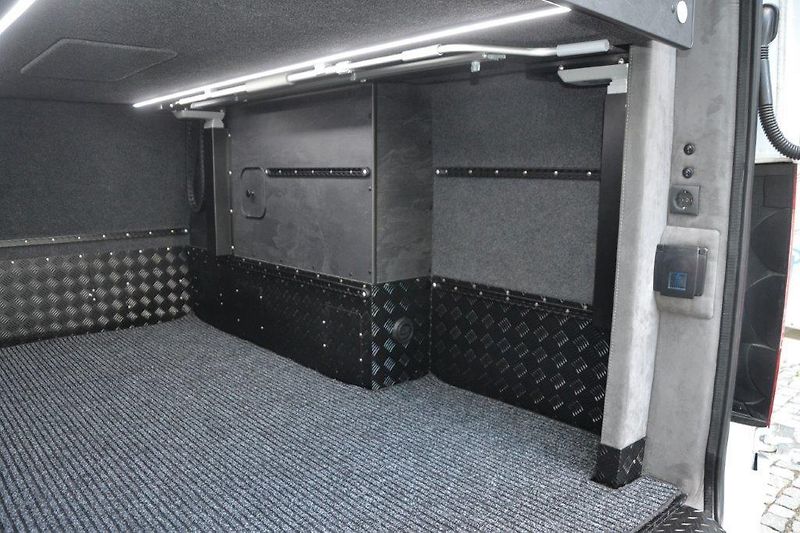 Mercedes-Benz Sprinter 319 Camper Family - fotka 30 z 50