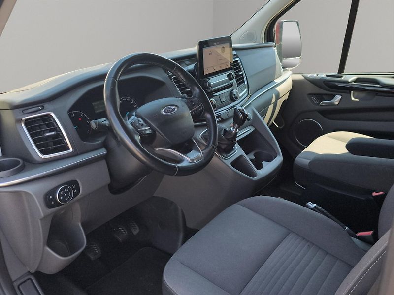 Ford Tourneo Custom (2019) L2 TITANIUM 2.0 EcoBlue 136kW, - fotka 21 z 26