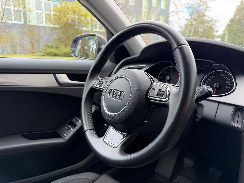 Audi A4 2,0 TDi Quattro /1.maj./ ČR /  - fotka 26 z 30
