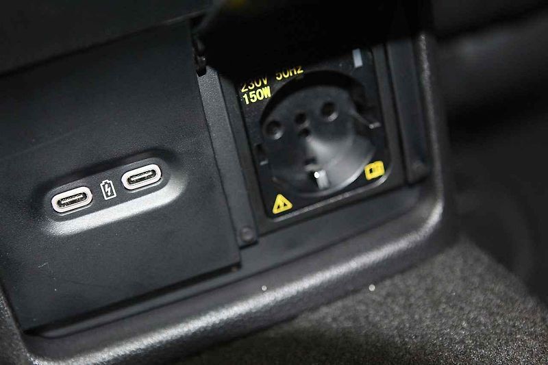 Škoda Octavia IV vypadá výrazně hodnotněji než předchůdce