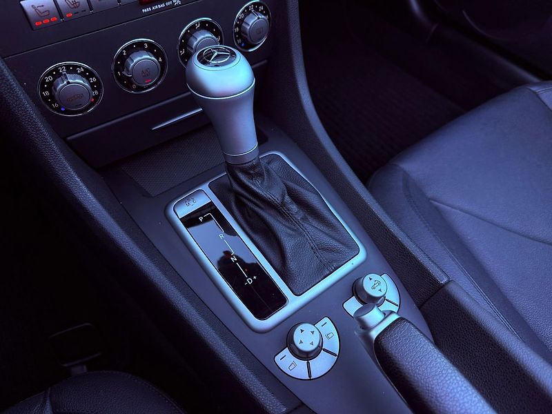 Mercedes-Benz SLK 350 Aut. 51 tkm, Serviska - fotka 24 z 31