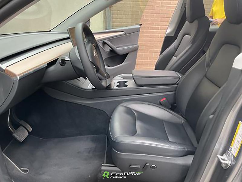 Tesla Model Y (2023) Long Range AWD 4×4 - fotka 8 z 10