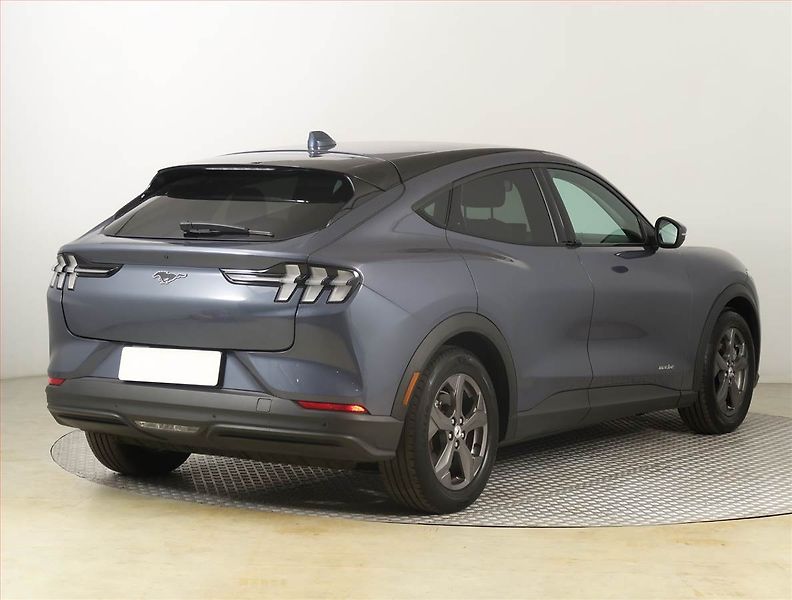 Ford Mustang Mach-E (2021) Standard Range RWD, SoH 94% - fotka 5 z 25