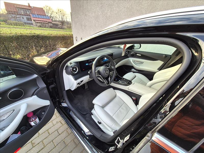 Mercedes-Benz Třídy E 3,0 400d All-Terrain 4MATIC - fotka 11 z 35