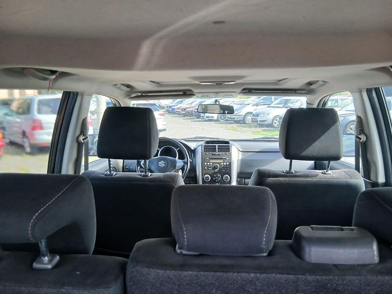 Suzuki Grand Vitara 1.9 DDiS, 4x4, nové rozvody - fotka 34 z 39