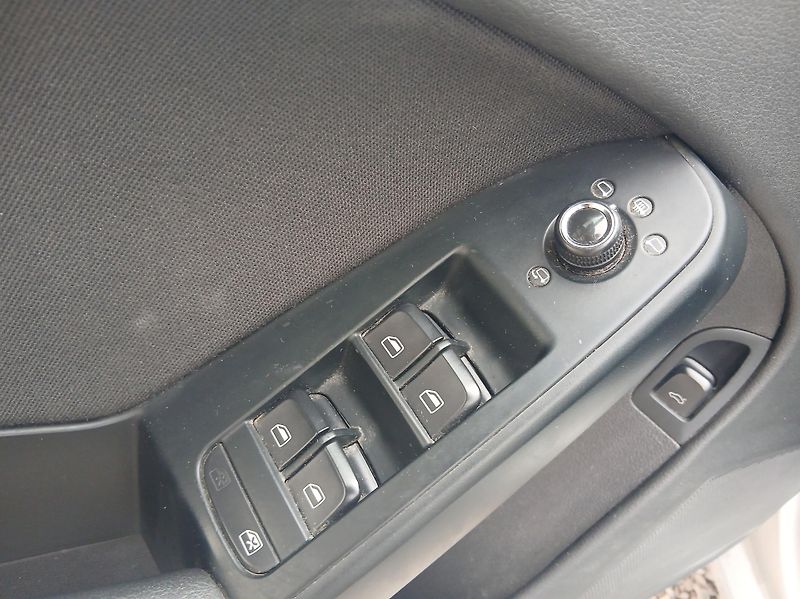 Audi A4 1.8 TFSi S-line - fotka 9 z 31