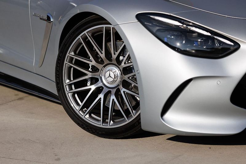 Mercedes-Benz AMG GT (2024) Coupe 63 V8 Biturbo 4Matic+  - fotka 3 z 45