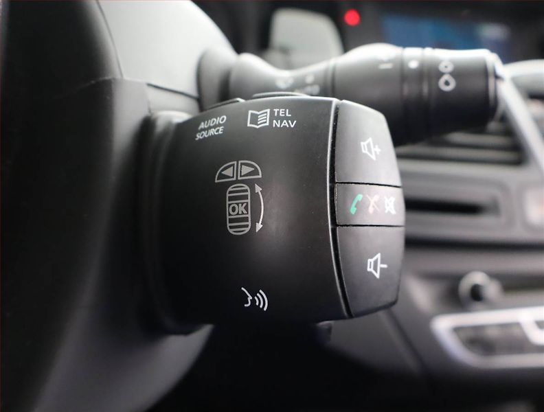 Renault Laguna (2011) 2.0 dCi, Serv.kniha, Navi - fotka 19 z 21