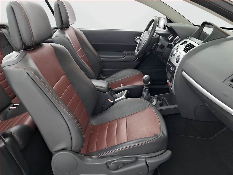 Renault Mégane (2008) 1.9 dCi, po STK, oblíbený vůz - fotka 9 z 16
